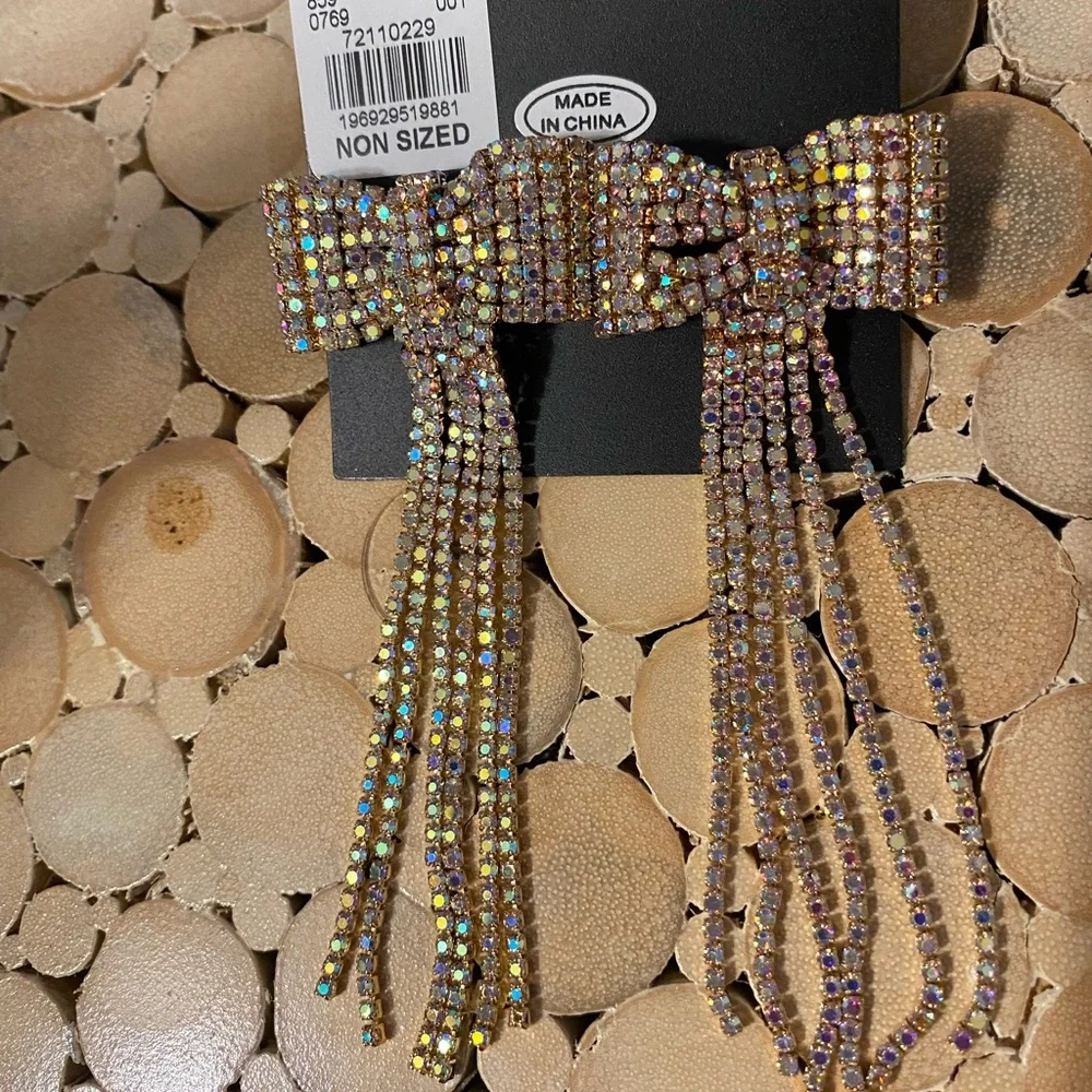 Rhinestone bow shaped earrings - Picture 2 of 4